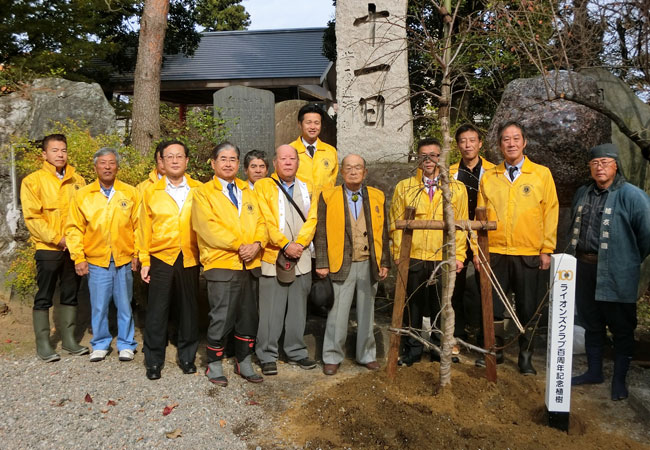 2016.11.8　どんぐり祭り・記念植樹3